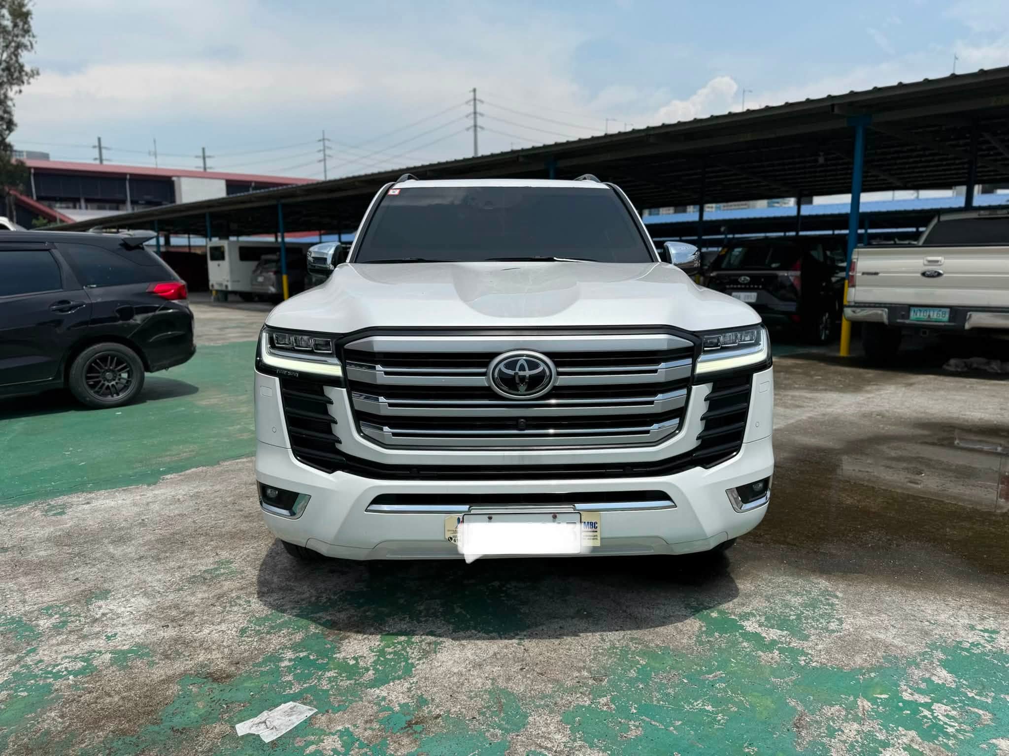 2024 LC300 Land Cruiser 300 Lvl 6 Bullet Proof 7k km Odo photo 3