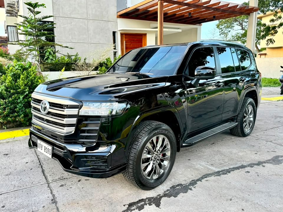 Toyota Land Cruiser 300 70th Anniv Lvl 6 Armored